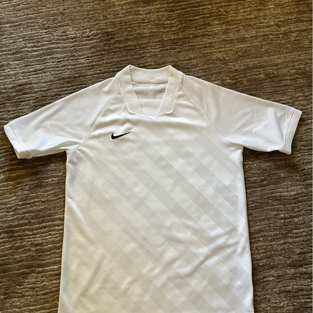 Nike Youth XL white soccer jersey Challenge III SS